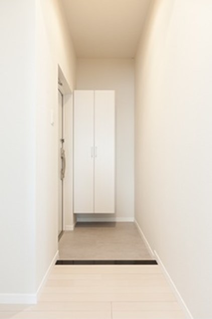 セレーノ六町 玄関