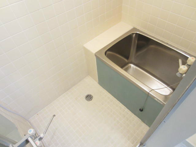 ホワイトメゾン   風呂画像