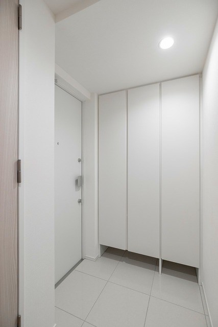 アジールコート王子 玄関