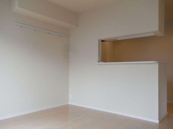 シャトル リビング