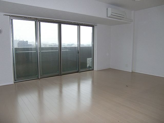 ロイヤルＫＪ リビング