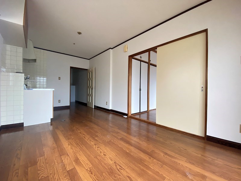 長江ビル リビング