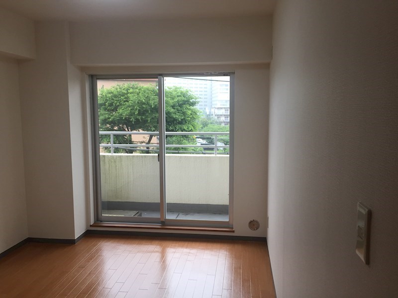 リバードマンション小菅駅前 リビング