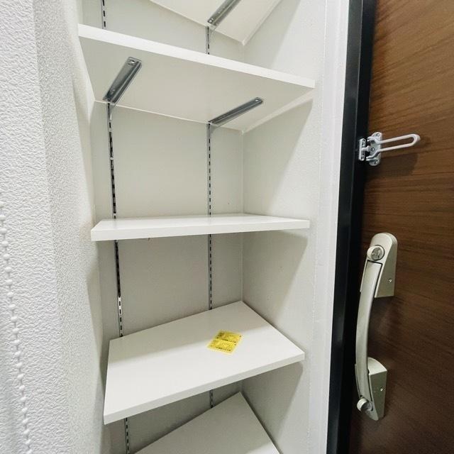 アザレア王子本町 玄関