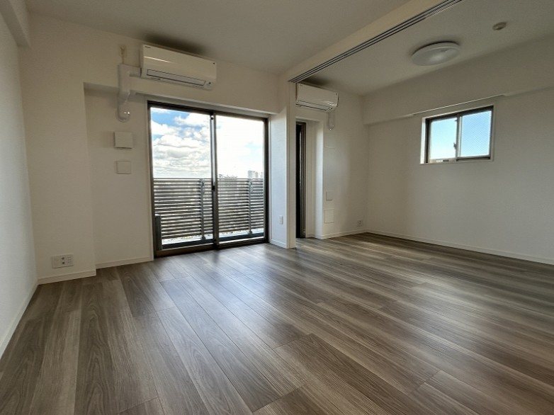 プライムアーバン台東根岸 リビング