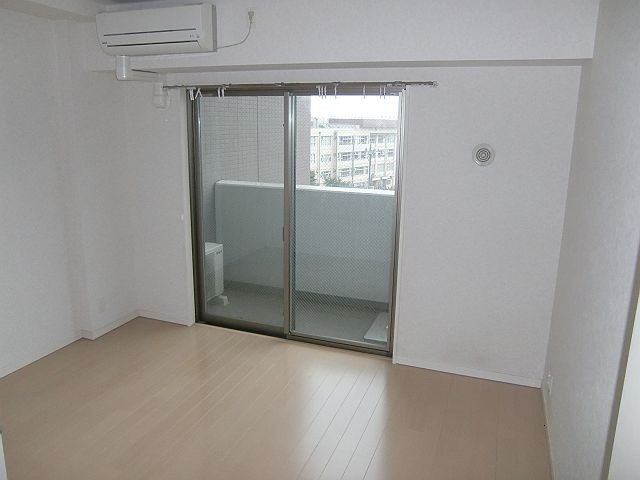 ロイヤルＫＪ ベッドルーム