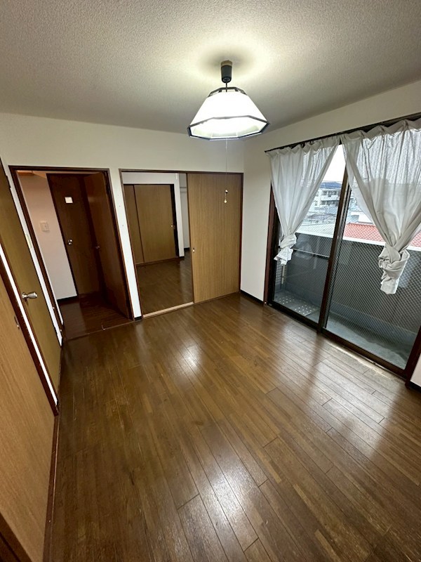 クリークウメダ  リビング