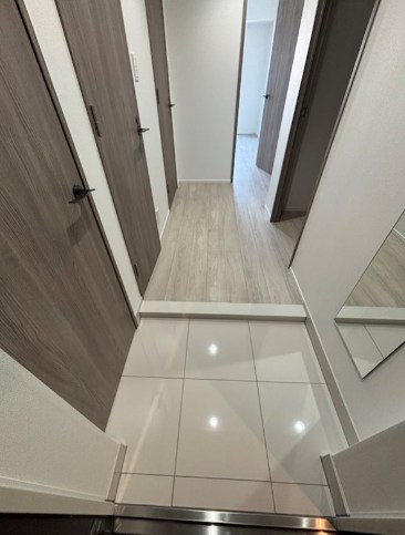 ARCOBALENO MINAMISENJU 玄関