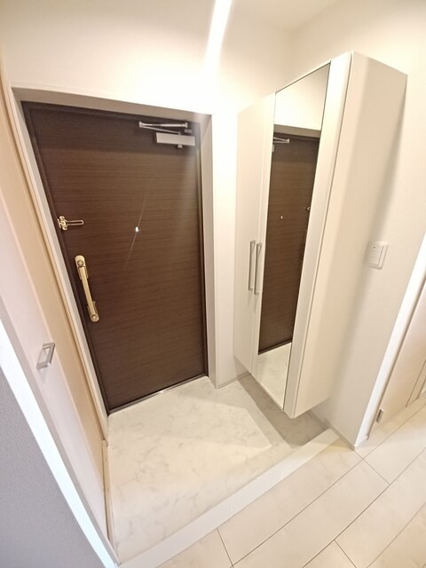 アビタ・ヴァン  玄関