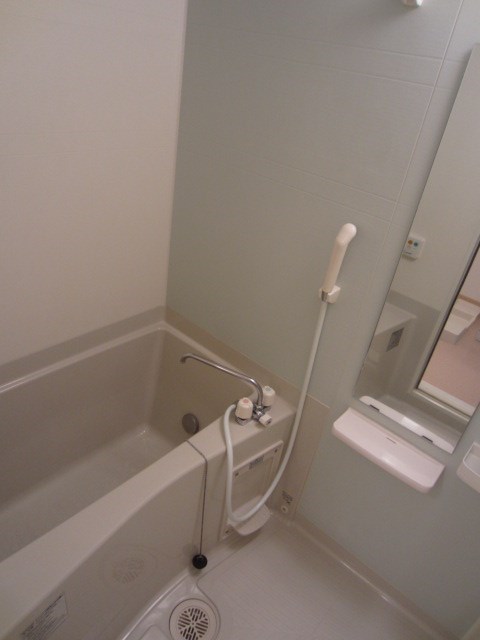 シテセレスト東砂      風呂画像