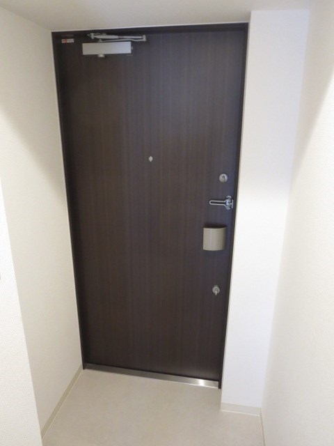 エステムプラザＴＯＫＹＯ　ＲＩＳＥ  玄関