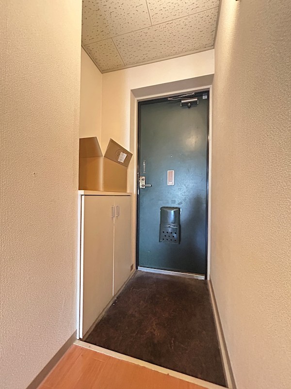 メゾンオンダ 玄関