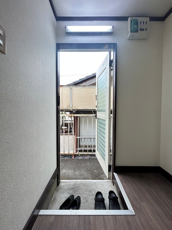 メゾン・ブランシュ 玄関