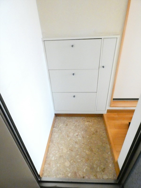 ジュネス白鳥 玄関