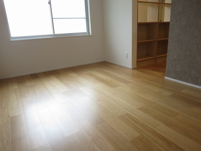 OWN APARTMENT 一之江 ベッドルーム