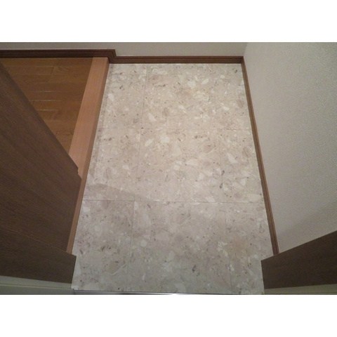 キャルム浅草 玄関