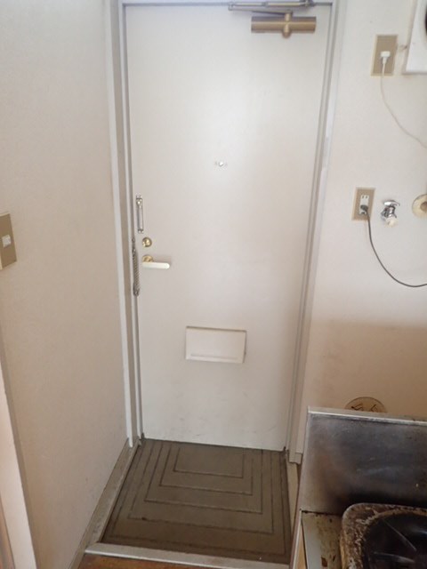 ツインハイツ秋山２ 玄関