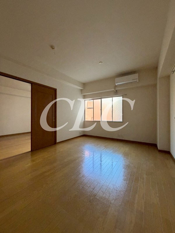 大島ビル ベッドルーム