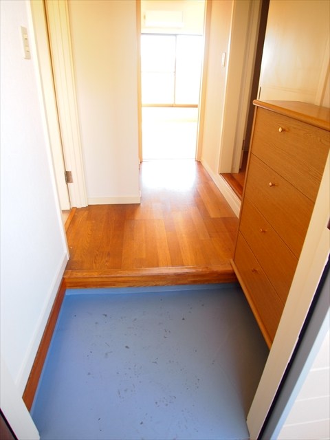 メゾンクレールＢ棟 玄関