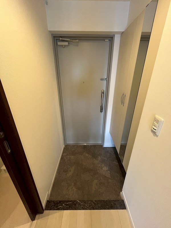 マーシスマルル 玄関