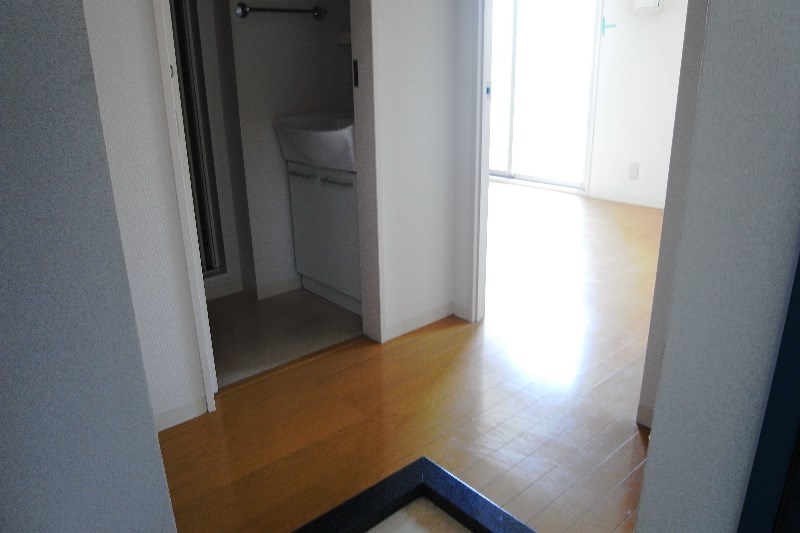 プライムステージオオシマ  玄関