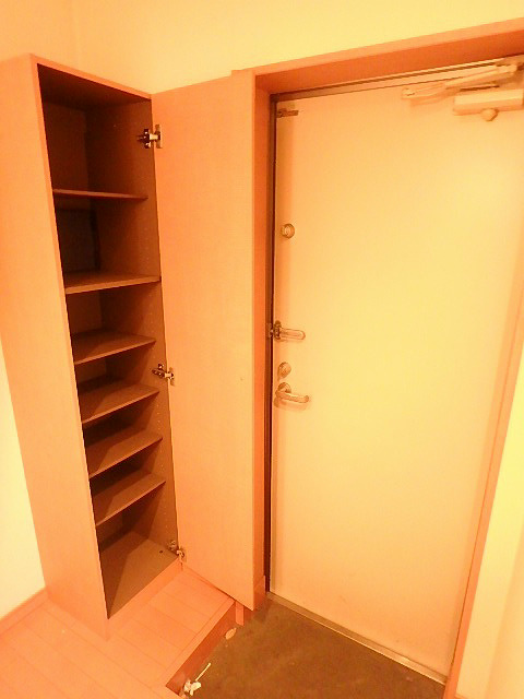 クレフラスト一之江 玄関