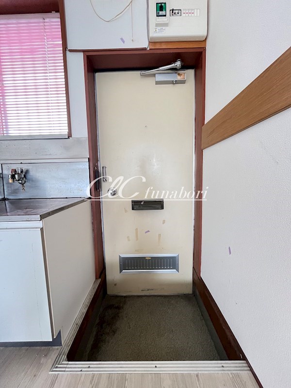 松江ロイヤルハイツ 玄関