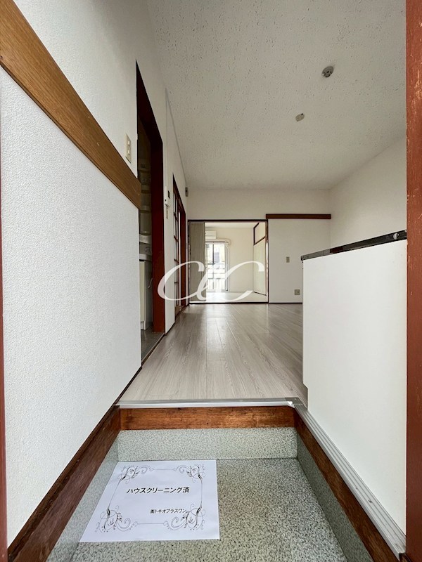 松江ロイヤルハイツ 玄関