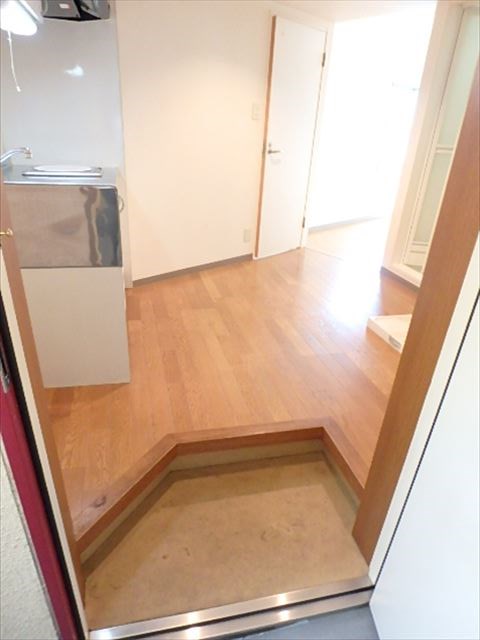 チェリスト石山  玄関