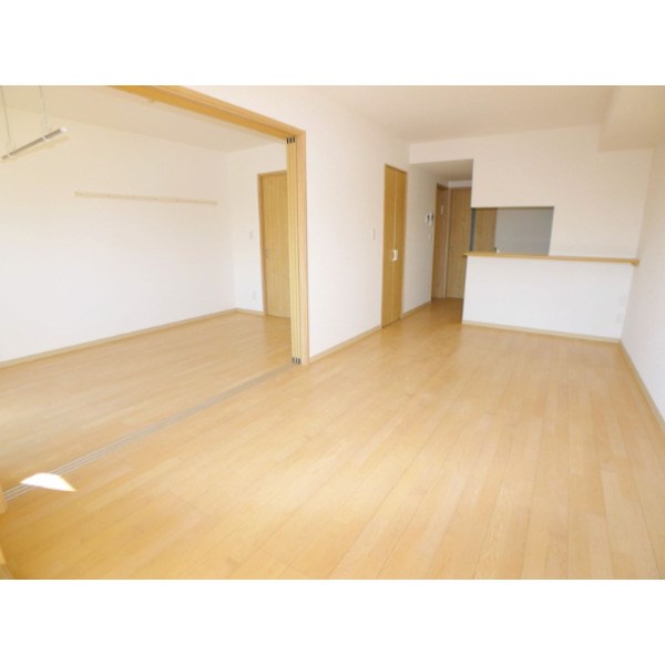 エクセレント　ティアラ リビング