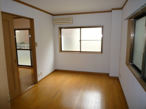 第２コーポファミーユ リビング