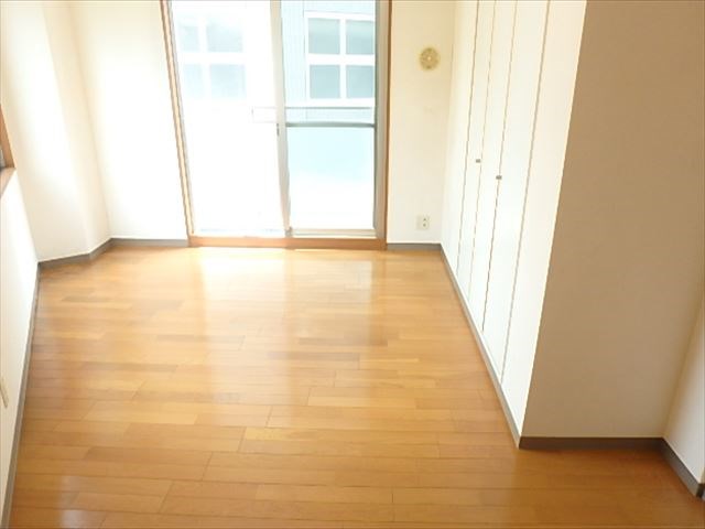 チェリスト石山  ベッドルーム