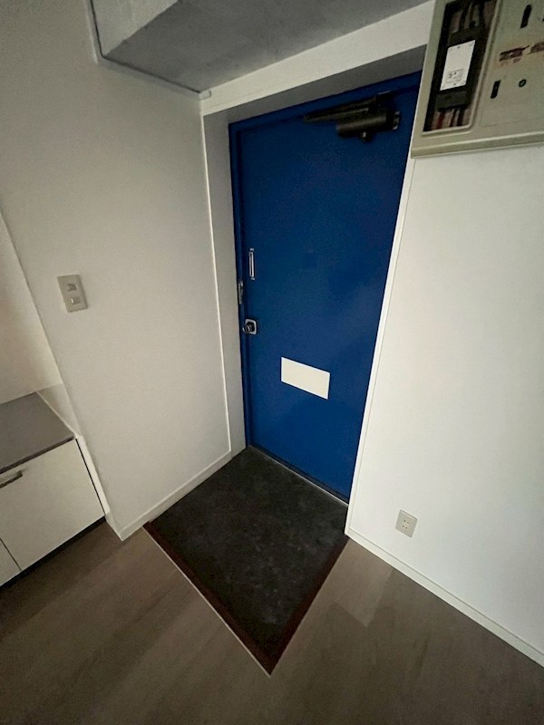 ホワイトアベニュー古谷 玄関