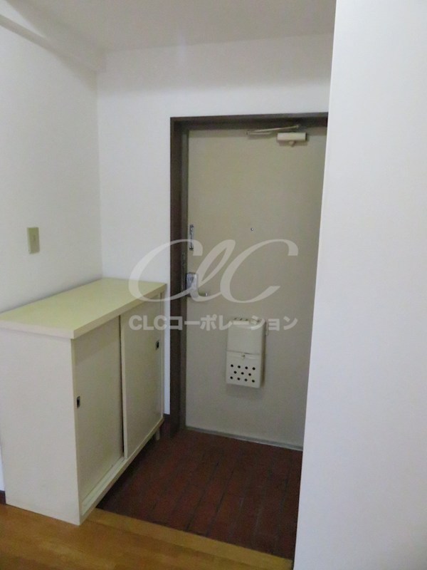 ハイネスカワマタ 玄関