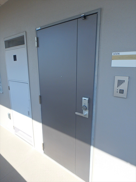 センテニアル王子神谷 玄関