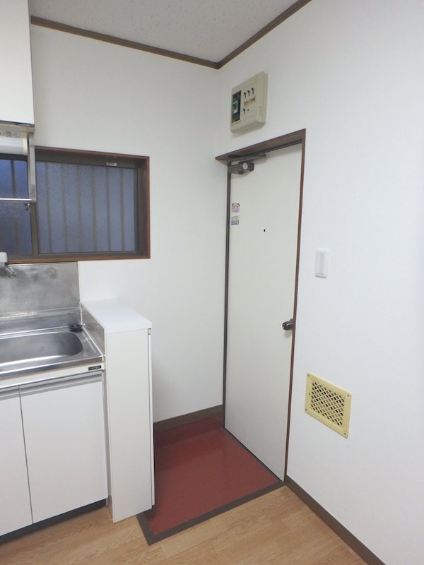 フォレストハイムＡ 玄関