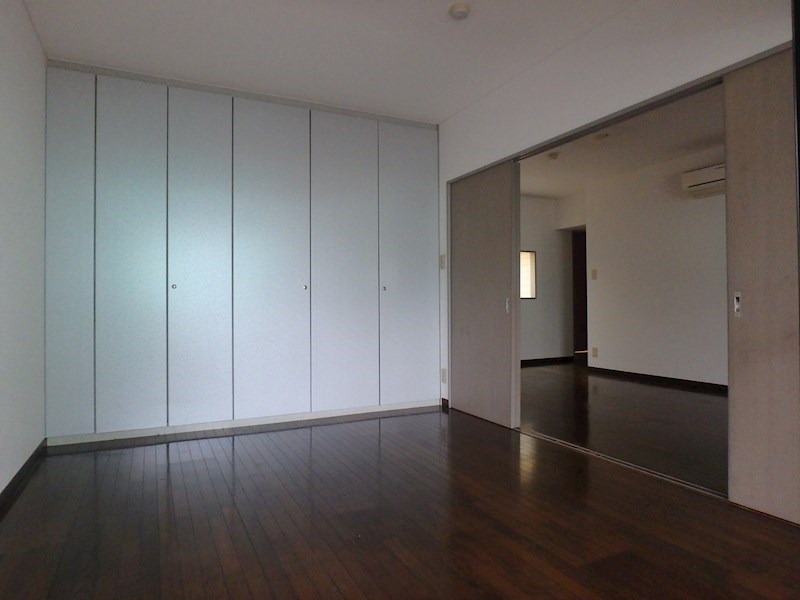 クリスタルタワー ベッドルーム