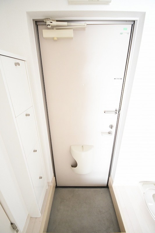 コンパートメントハウス西新井 玄関