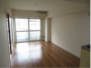 エレガンス綾瀬4 リビング