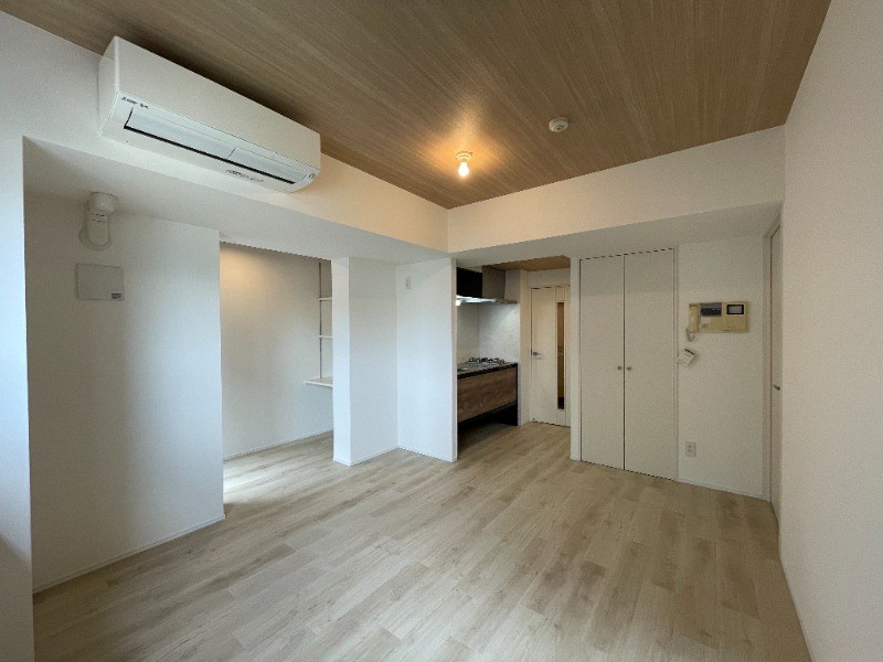 レジディア三越前 リビング