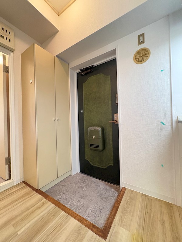 第五サンキビル 玄関