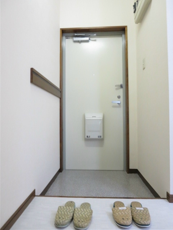 三家第１ビル 玄関