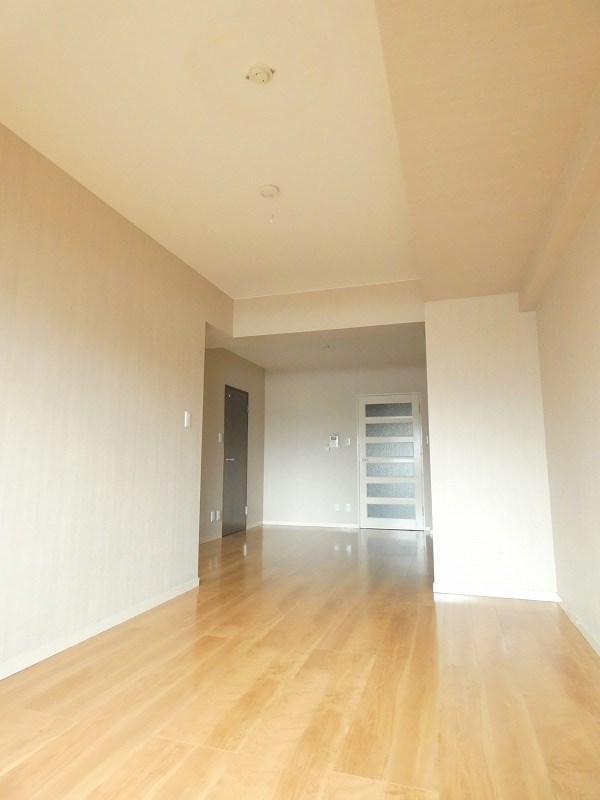 綾東ヴィレッジ壱番館 リビング