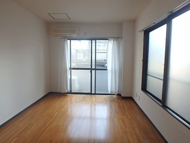 レジデンス伊藤 ベッドルーム