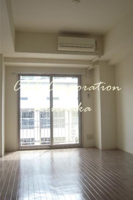 アンダーフォレスト リビング