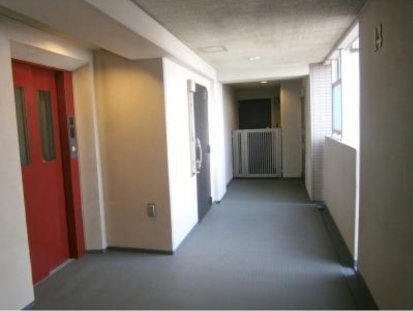 パークキューブ上野 玄関