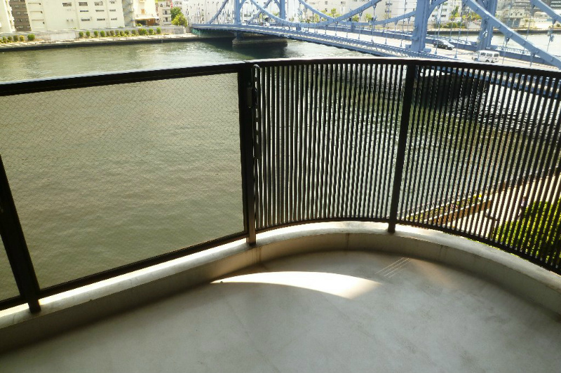 Ｌａｐｙｕｔａ   ベランダ