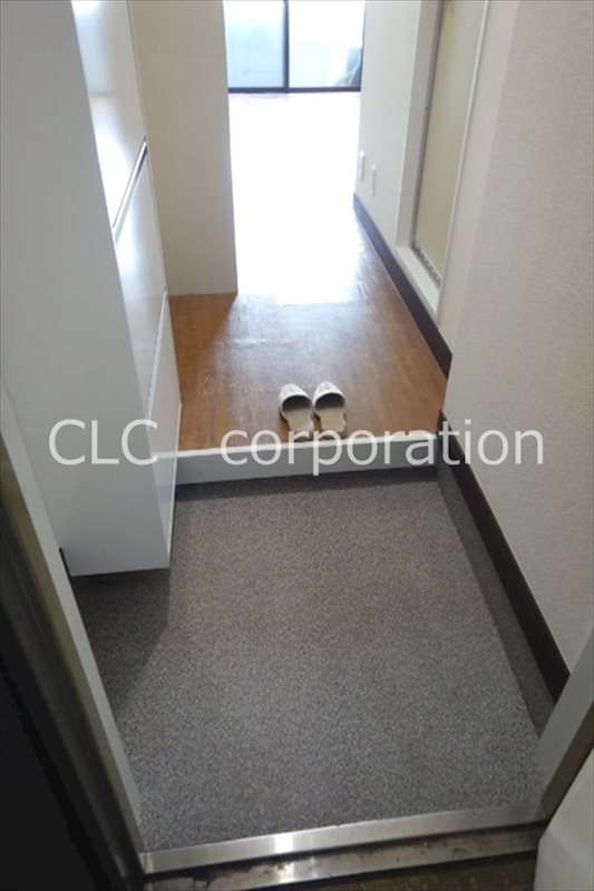 エスクロープラザ 玄関