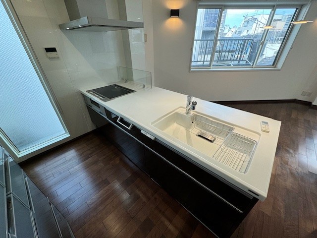 ソテ工房ビル キッチン