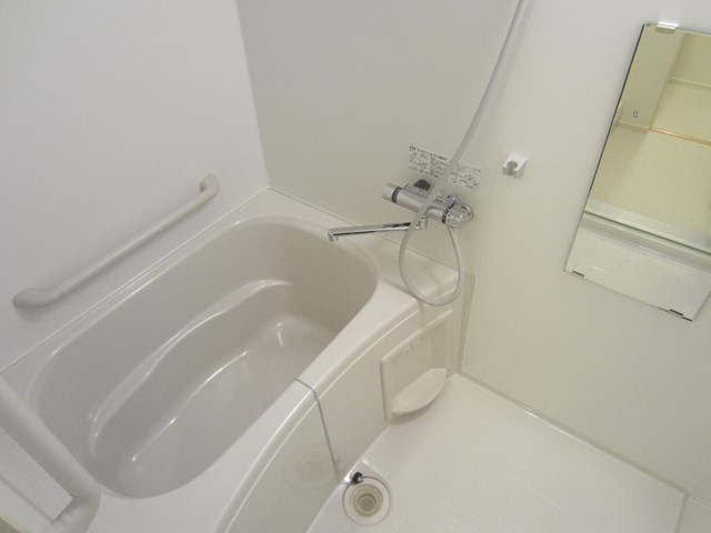 メゾンドゥクラリス 風呂画像